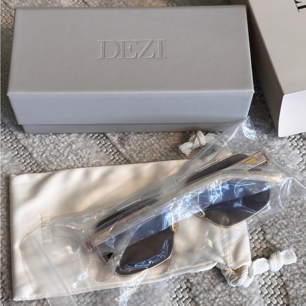 [DEZI] BRAND NEW DEZI EYEWEAR EZ SUNGLASSES IN LIMESTONE/COGNAC - Picture 9 of 9